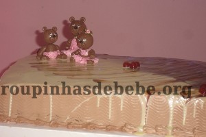 festa rosa e marrom de 1 ano e familia de ursos