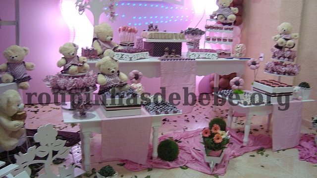 mesa da festa marrom e rosa provencal