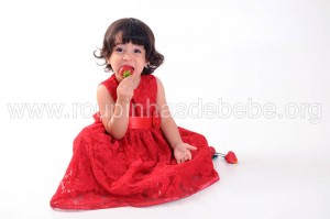 vestido de renda infantil vermelho